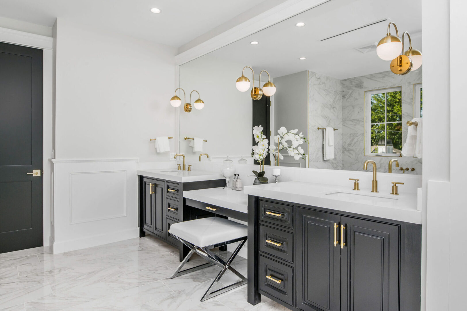 Modern Washroom With Marble Walls