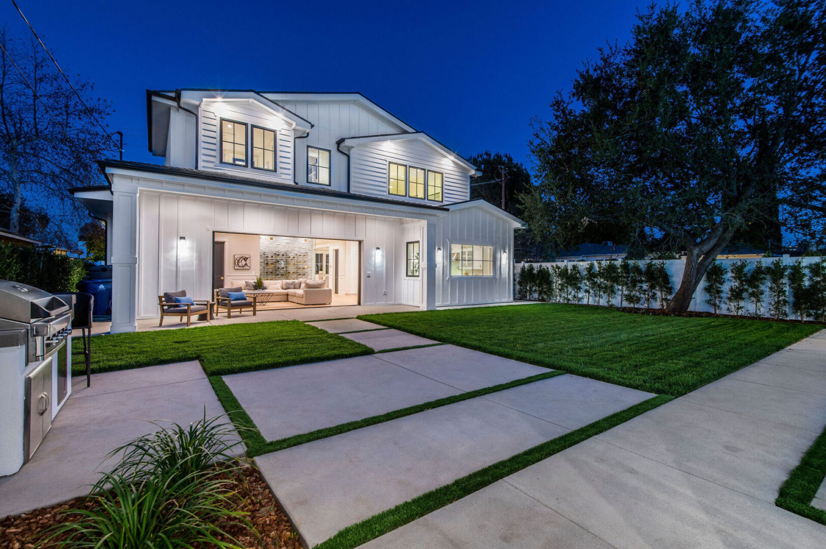 Modern House With White Finish